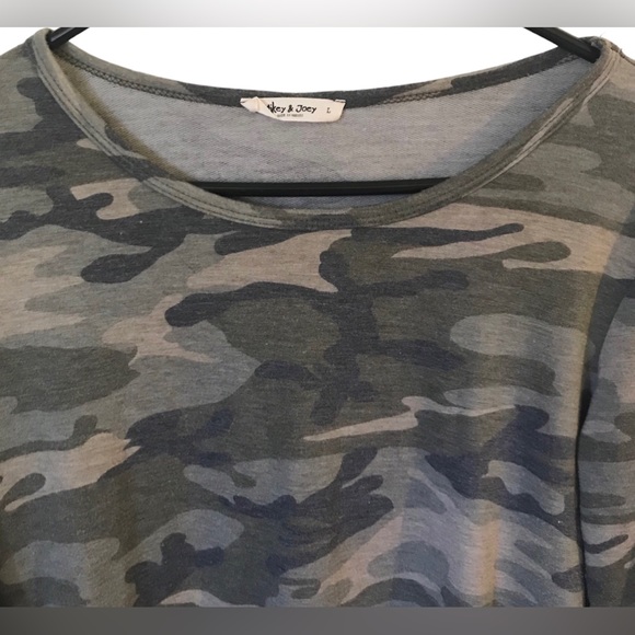 MIKEY & JOEY COTTON BLEND CAMO TOP - Picture 4 of 5